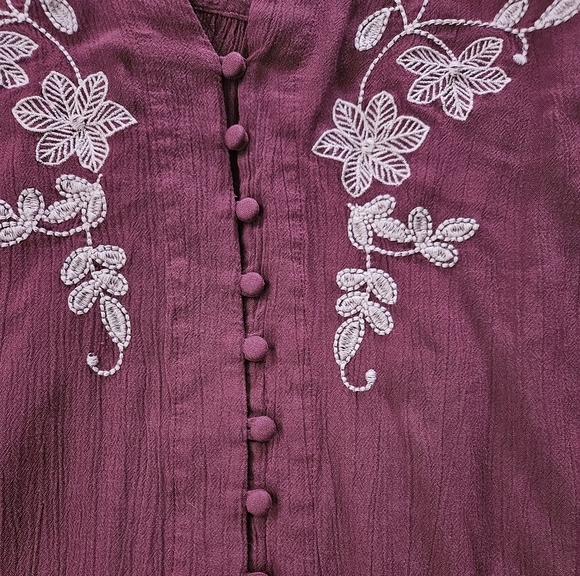 Vintage America Women's Burgundy Embroidered Top Size L - Picture 4 of 5
